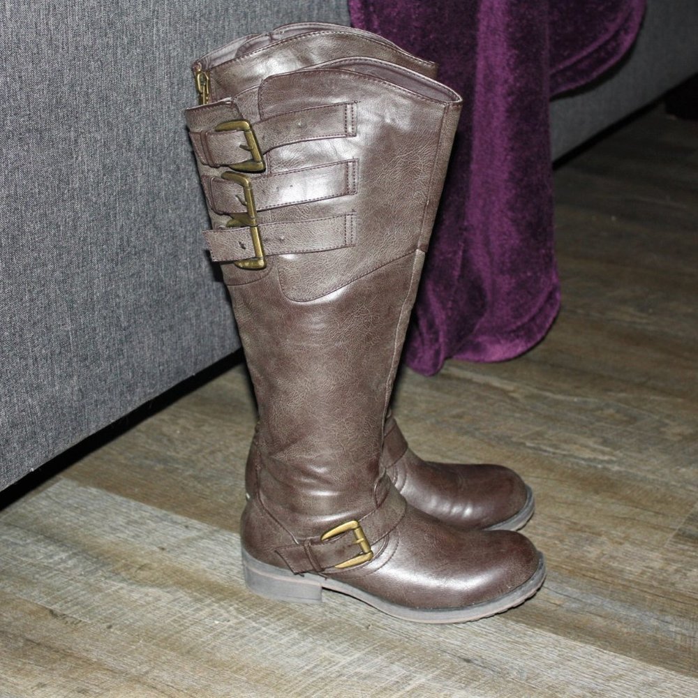 Madden Girl Women's Mollieee Riding Boot Size 7